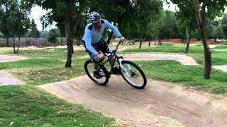 How to ride pumptrack  mountain biking skills [upl. by Aihsakal]