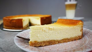 Käsekuchen mit Keksboden amp Mandeln  10 Minuten Zubereitung  Quarkkuchen  Kikis Kitchen [upl. by Cianca]